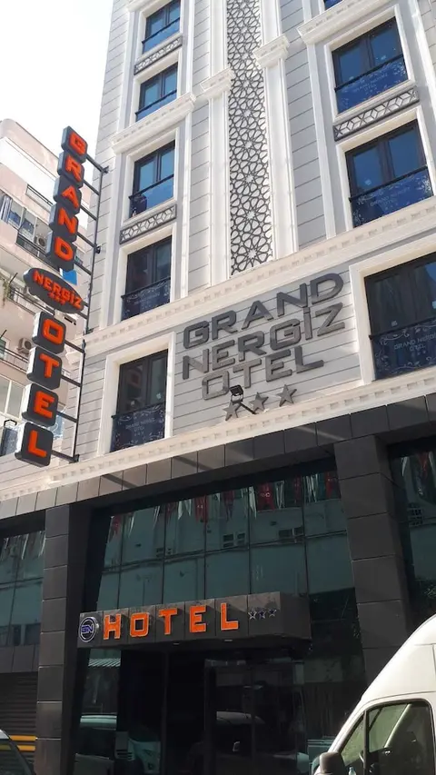 Grand Nergiz Otel, Front of property