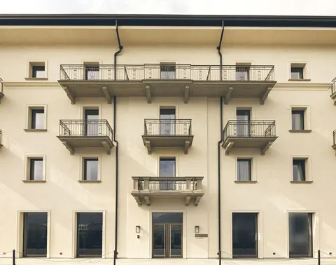 Hotel Promessi Sposi, Front of property