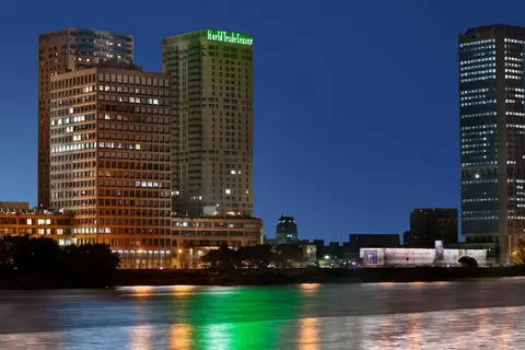 Cairo World Trade Center Hotel & Residences, Exterior