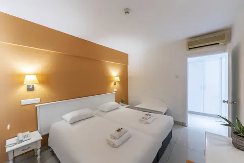 Mia hotel apartment, Room