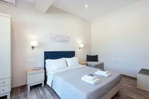 Anita Hotel, Room