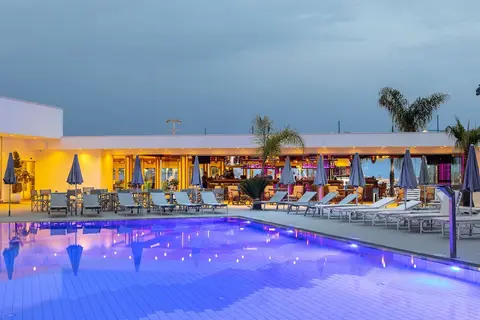 Limanaki Beach Hotel, Pool