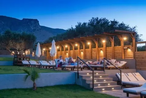 Indigo Inn Hotel, Outdoor pool