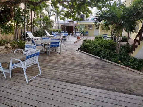 Sea Echo Apartment Motel, Courtyard view