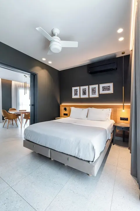 Porta Suites, Room