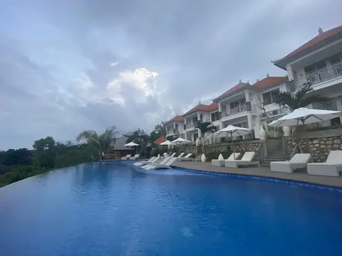 The Kama, Pool
