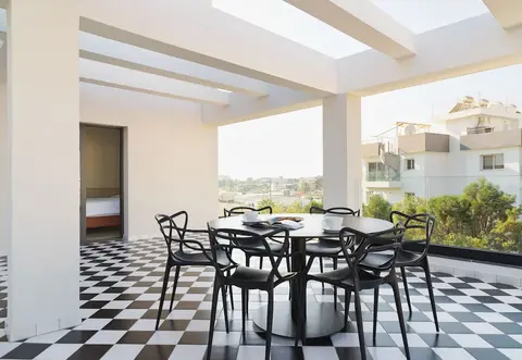 LIV The City Suites, Terrace/patio