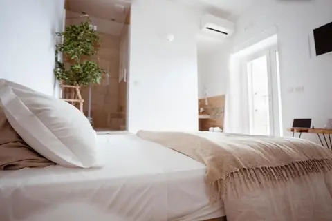 Break For Two, Room