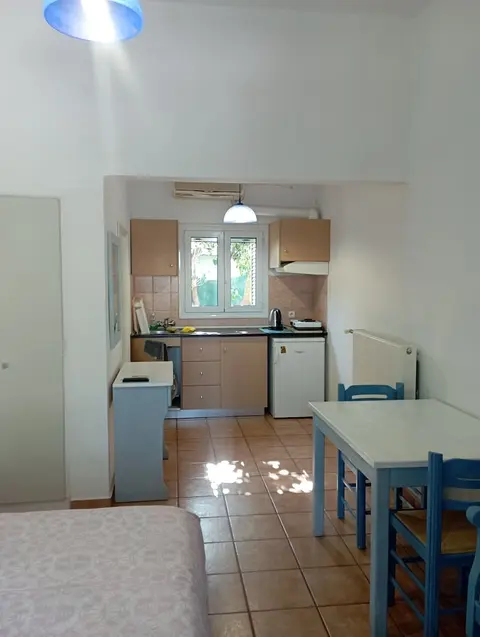 Paradisos studios, Room