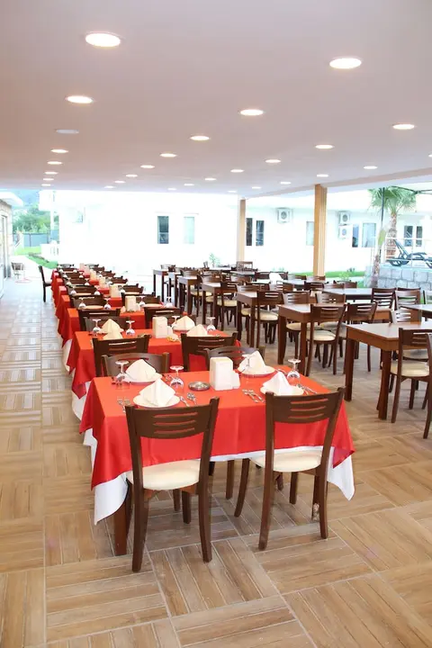 Gold Stone Hotel, 