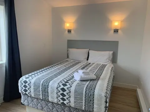 Destination Inn, Room