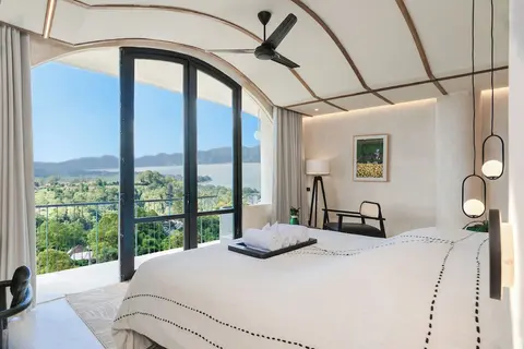 Desa Oculus, Room