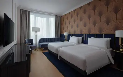 Imperial Plaza Hotel, 