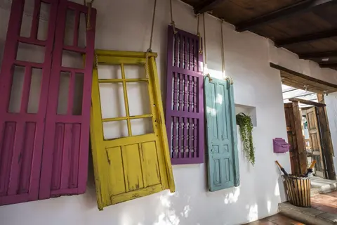 Mexicanos 10 Casavieja, Lobby view