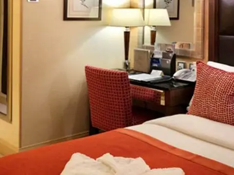 The Mandeville Hotel, General view