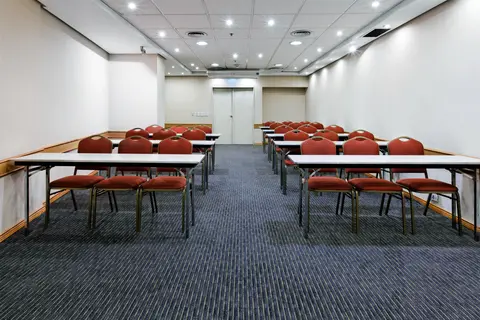 Holiday Inn Express Puerto Madero, Conferences