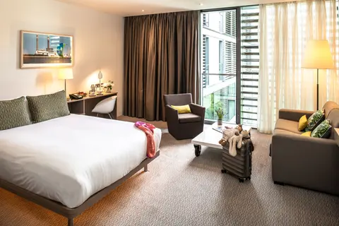 The Gibson, Room