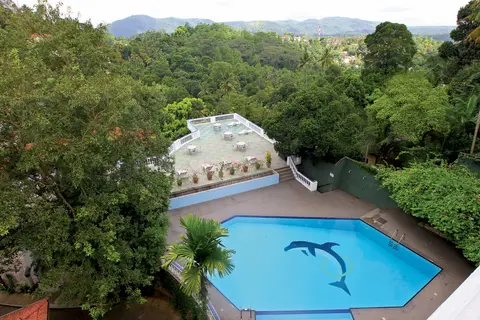 The Swiss Residence Kandy, Pool