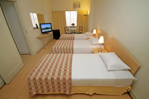 San Raphael, Room