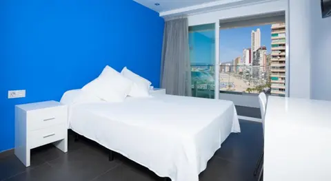 Brisa, Room