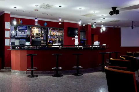 Shodlik Palace Hotel, Bar