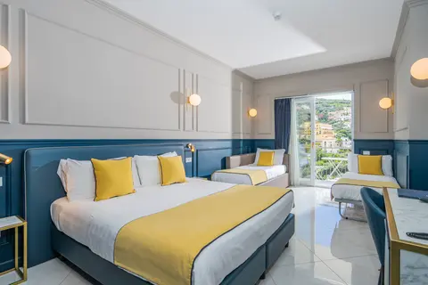 Mary Hotel, Room