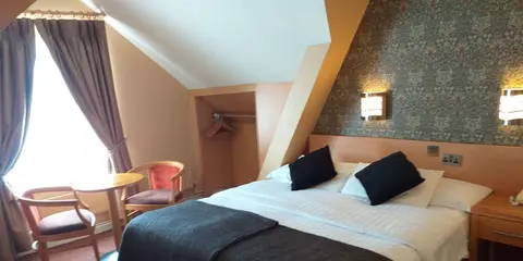 Harding, Room