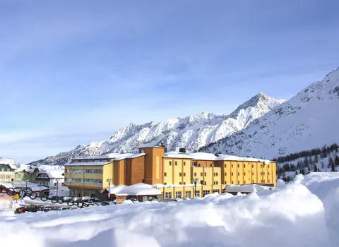 Grand Hotel Miramonti, General view