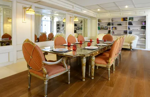 Ambassadori, Restaurant