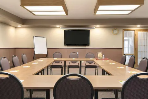 Days Inn & Suites by Wyndham Thunder Bay, Conferences