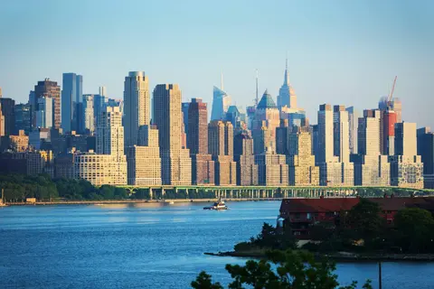 Courtyard by Marriott Edgewater NYC Area, General view