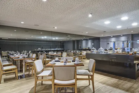 Intercity Porto Maravilha, Restaurant