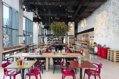 Rove Trade Centre, Restaurant