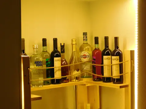 Tea for Two, Restaurant