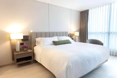 York Luxury Suites, Room