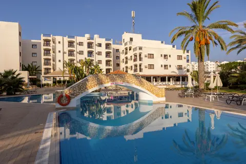 Seagull Hotel Apartments, Pool