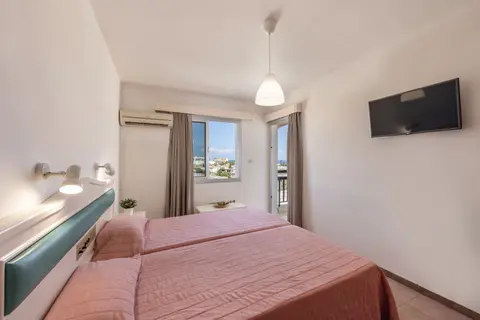 Seagull Hotel Apartments, Room