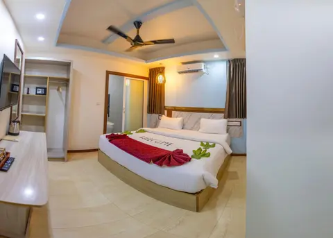 Murex Beach Hotel, 