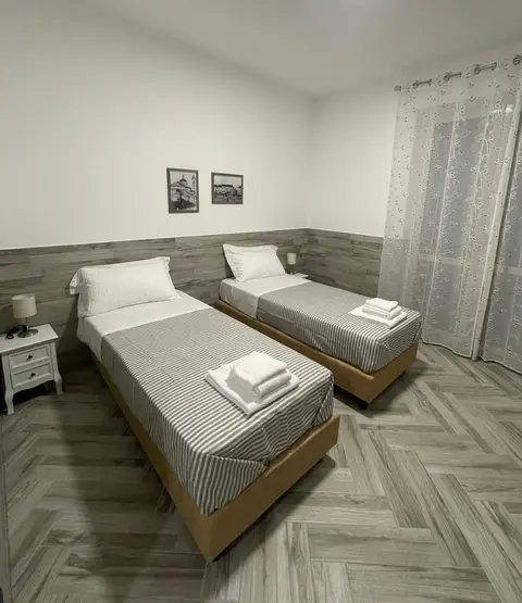 Holiday Rooms Rho, 