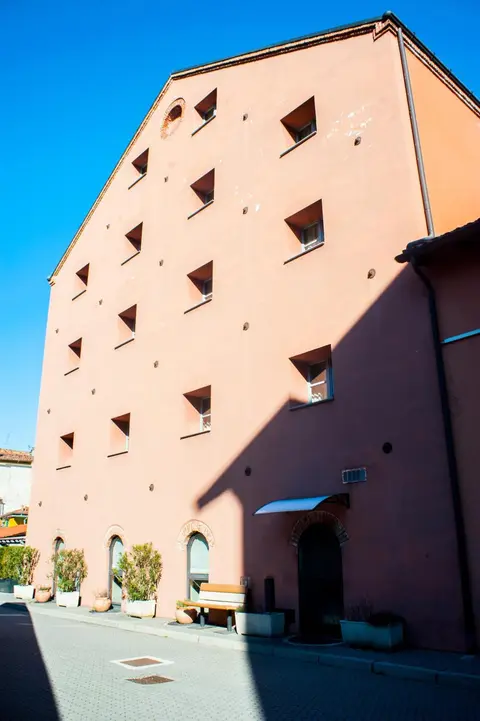 Lizard Hotel, 