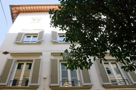 Hall Suites, 