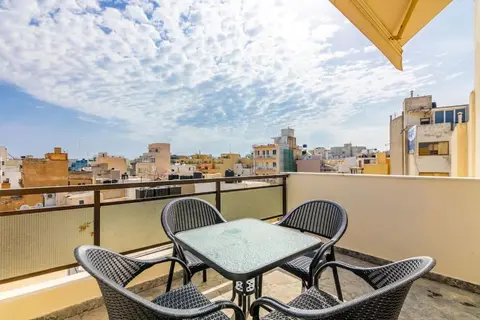 Downtown Spacious Loft Apartment just 3 minutes from City Centre, 