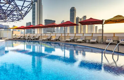 Leva Hotel and Suites, Opposite Downtown, 