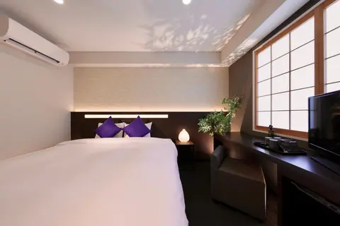 Marutamachi Crystal Hotel, 