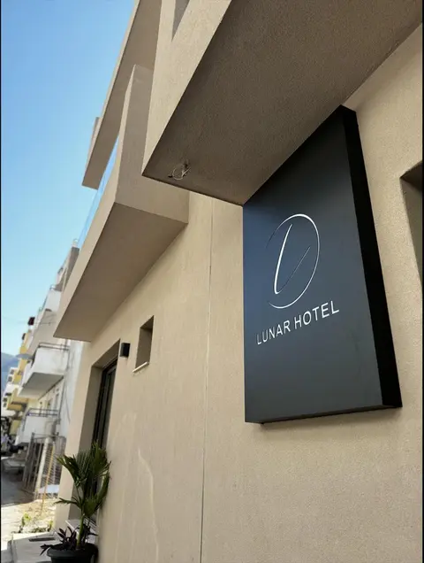 Lunar Hotel Modern Boutique, 