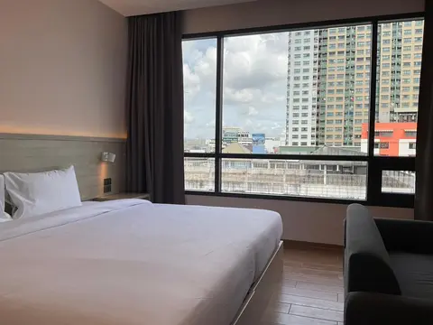 35 Bow Hotel, 