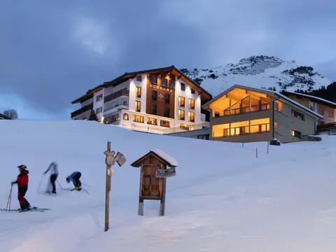 Hotel Schranz - Ski In & Ski Out, 