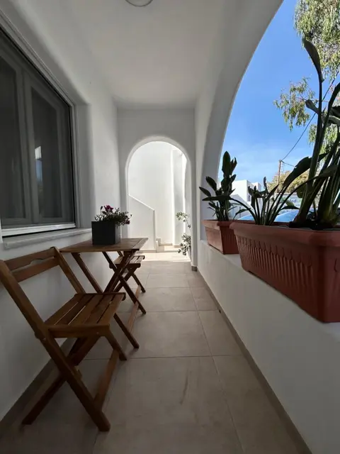 To Spitaki sas, in Santorini!, 