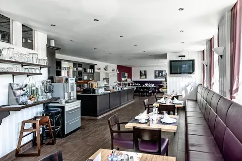 Hotel Monopol, 