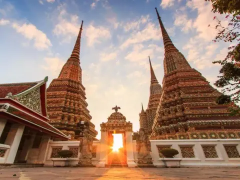 Bangkok Basics & Chiang Mai City Package, Small Group Tour